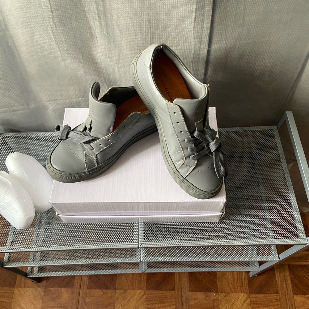 Greats Gray Sneakers/casual grey leather for women.